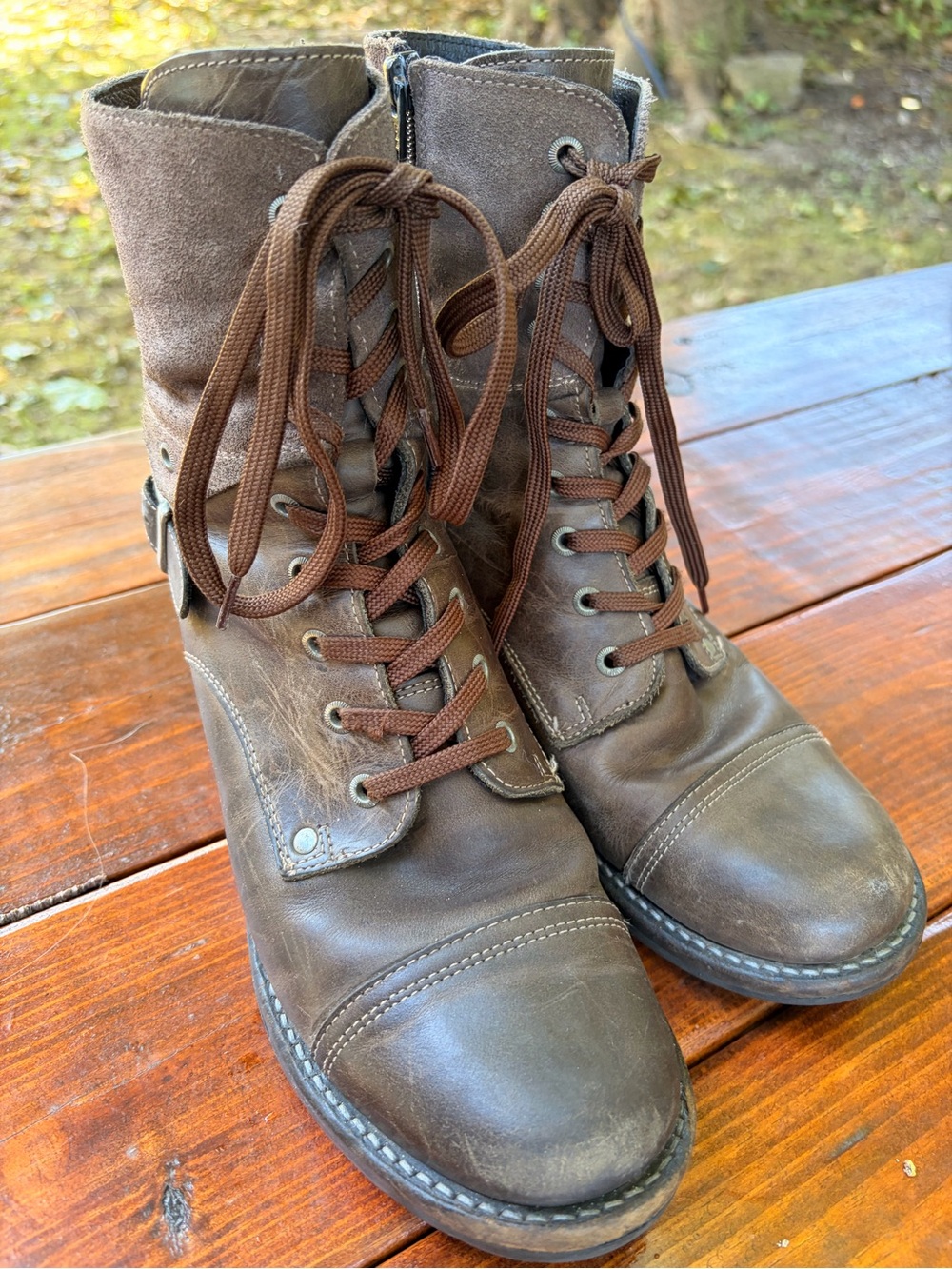 Taos Footwear Brown Lace-Up Leather & Suede Ankle Boots